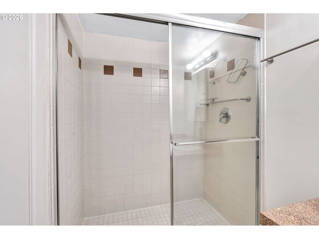 2211 Sw PARK Pl 204, Portland, OR 97205