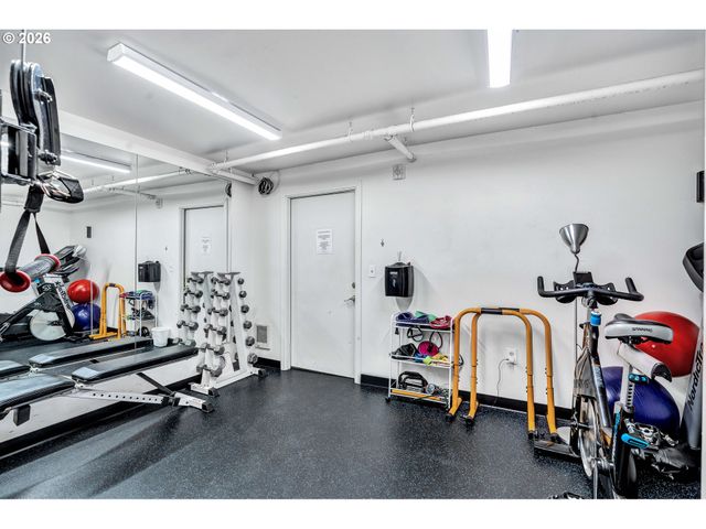2211 Sw PARK Pl 204, Portland, OR 97205