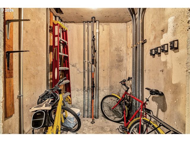 2211 Sw PARK Pl 204, Portland, OR 97205