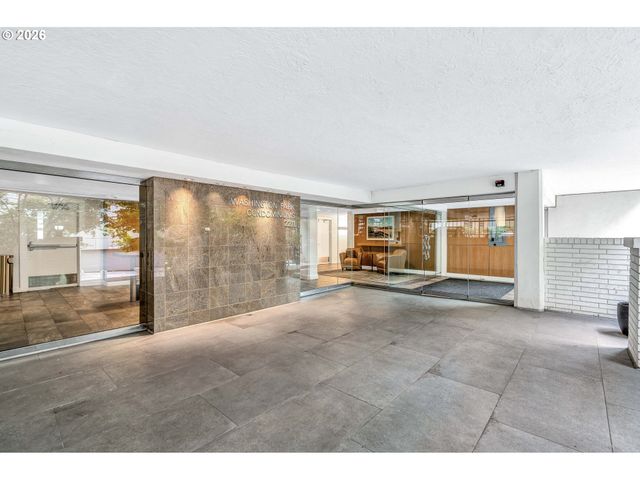 2211 Sw PARK Pl 204, Portland, OR 97205