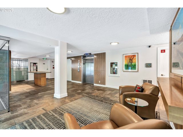 2211 Sw PARK Pl 204, Portland, OR 97205