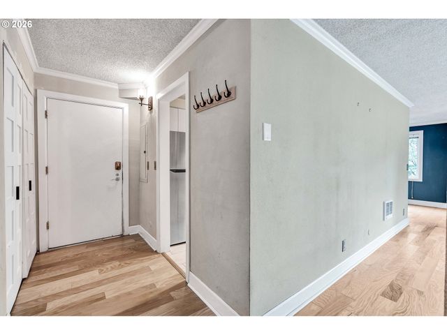 2211 Sw PARK Pl 204, Portland, OR 97205