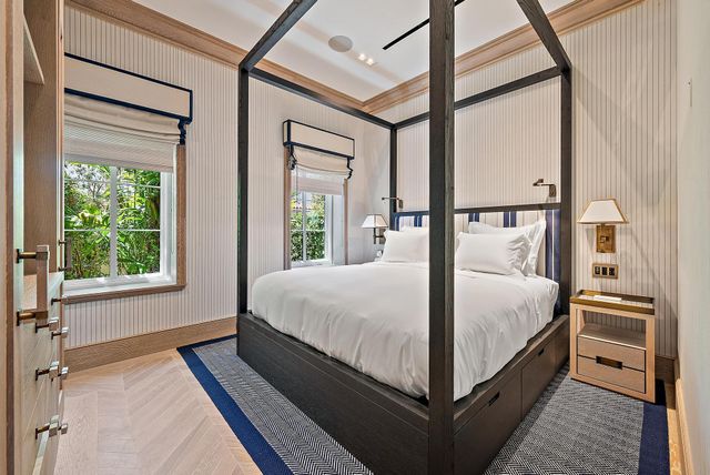 236 Phipps Plaza 101, Palm Beach, FL 33480