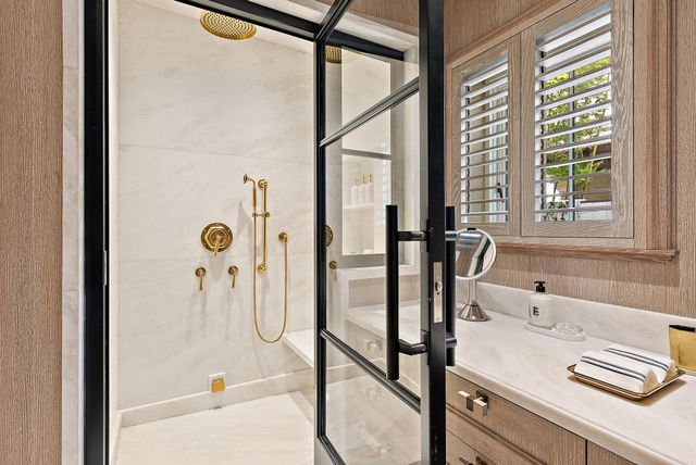 236 Phipps Plaza 101, Palm Beach, FL 33480