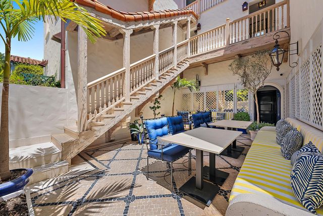 236 Phipps Plaza 101, Palm Beach, FL 33480