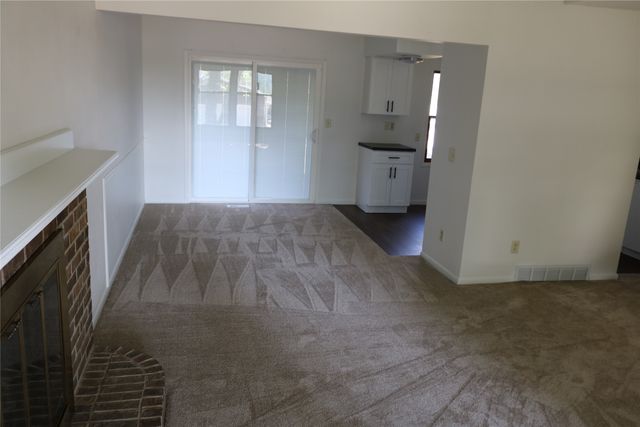 3230 SE 21st Street, Des Moines, IA 50320