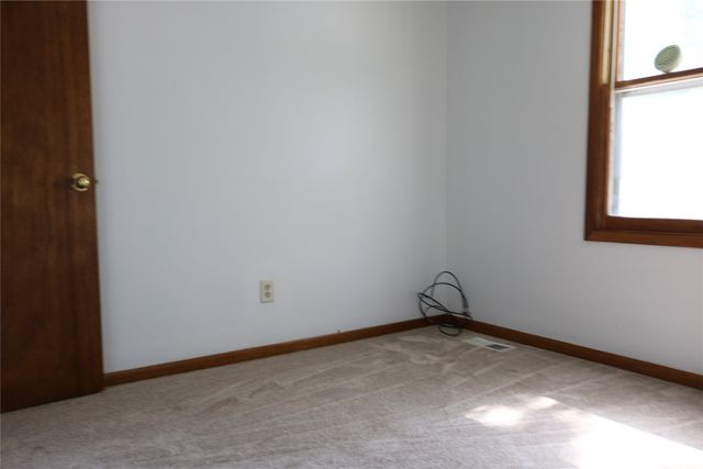 3230 SE 21st Street, Des Moines, IA 50320