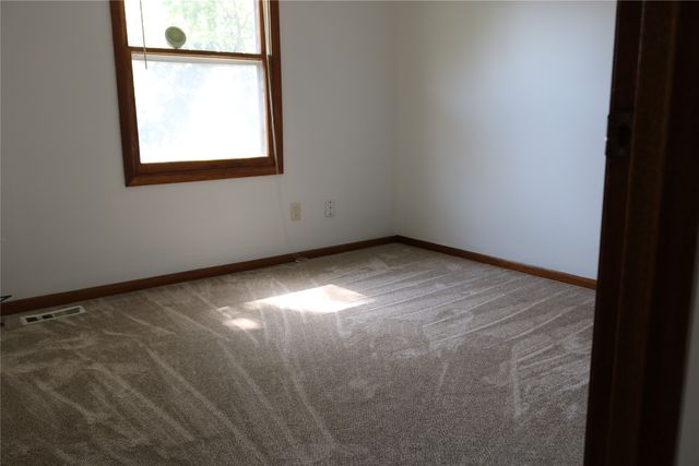 3230 SE 21st Street, Des Moines, IA 50320