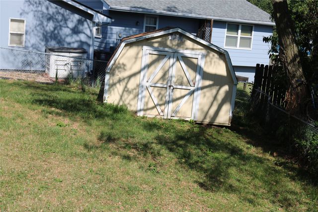3230 SE 21st Street, Des Moines, IA 50320