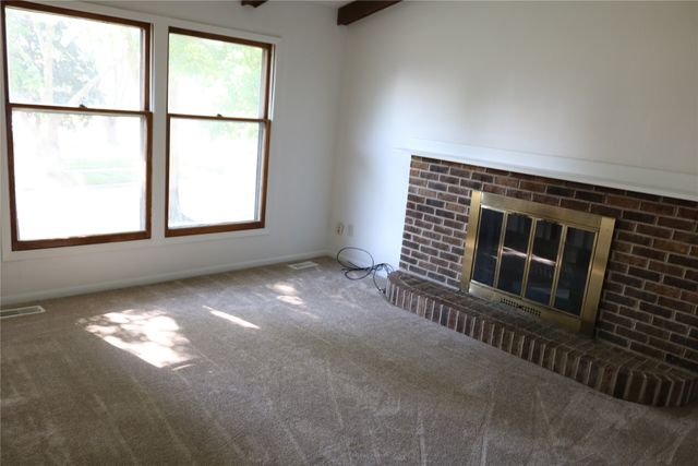 3230 SE 21st Street, Des Moines, IA 50320