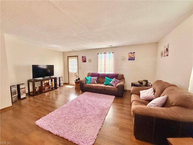 31 Saxony PL, Hampton, VA 23669