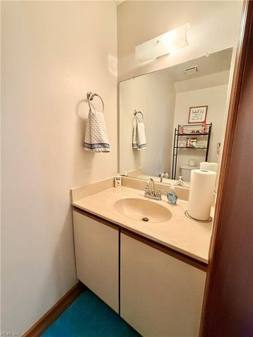 31 Saxony PL, Hampton, VA 23669