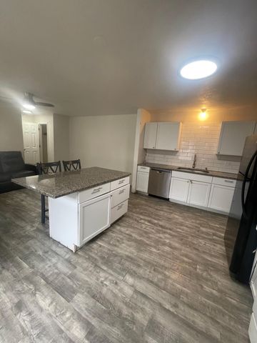 2213-2215 Aldrich Avenue N, Minneapolis, MN 55411