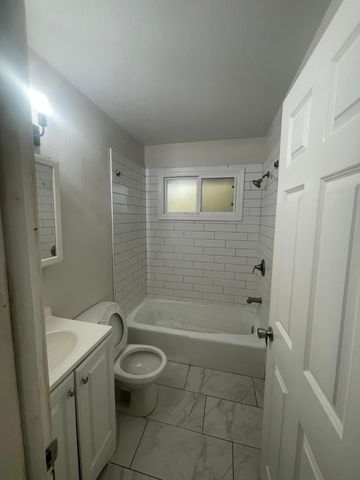 2213-2215 Aldrich Avenue N, Minneapolis, MN 55411