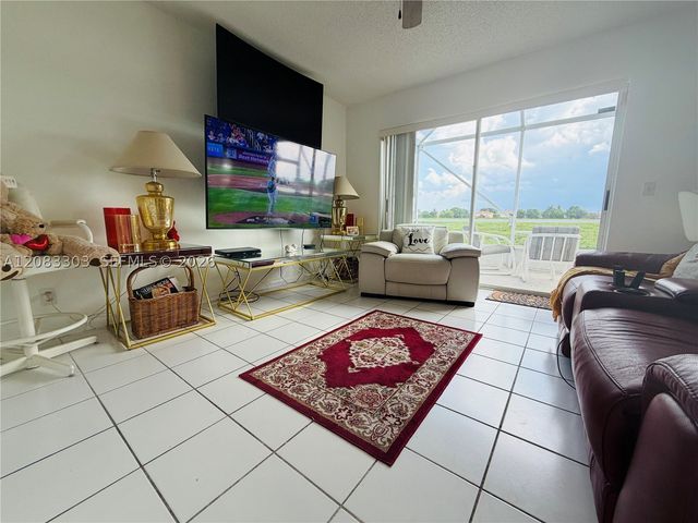 10664 Oak Lake Way, Boca Raton, FL 33498