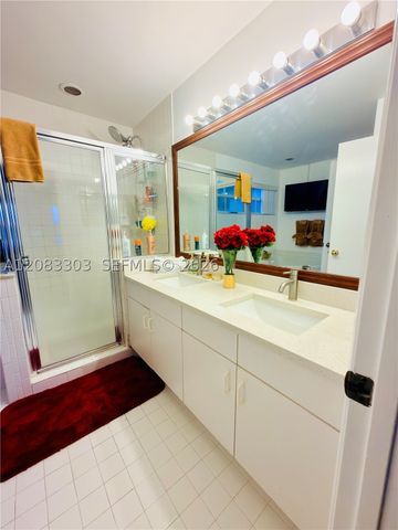 10664 Oak Lake Way, Boca Raton, FL 33498