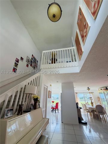 10664 Oak Lake Way, Boca Raton, FL 33498