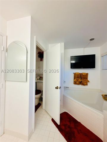 10664 Oak Lake Way, Boca Raton, FL 33498