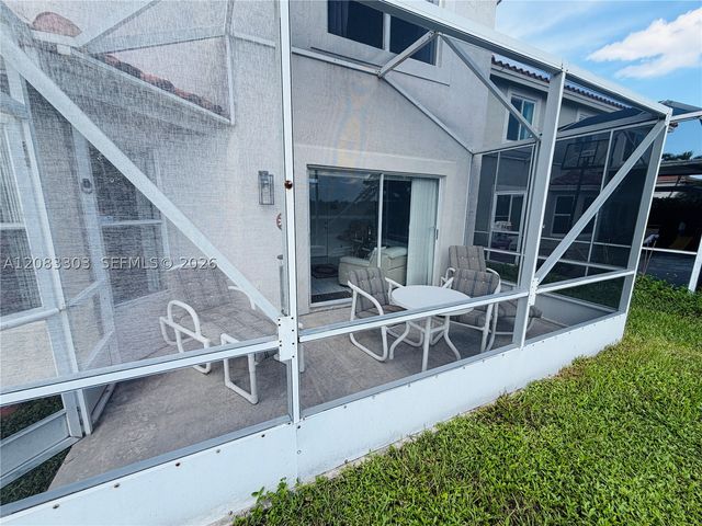 10664 Oak Lake Way, Boca Raton, FL 33498