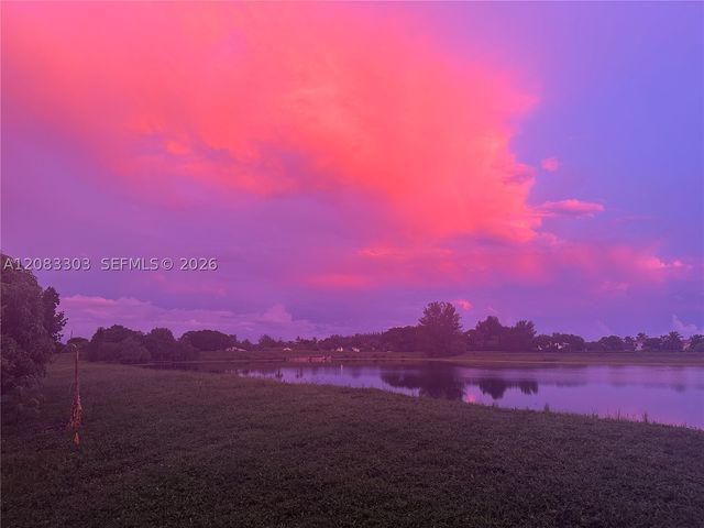 10664 Oak Lake Way, Boca Raton, FL 33498
