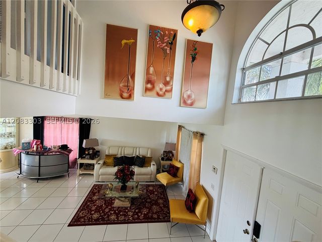 10664 Oak Lake Way, Boca Raton, FL 33498