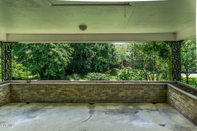 2449 Jennings Drive, Kingsport, TN 37660