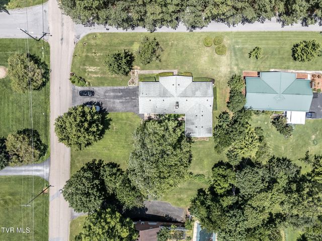 2449 Jennings Drive, Kingsport, TN 37660