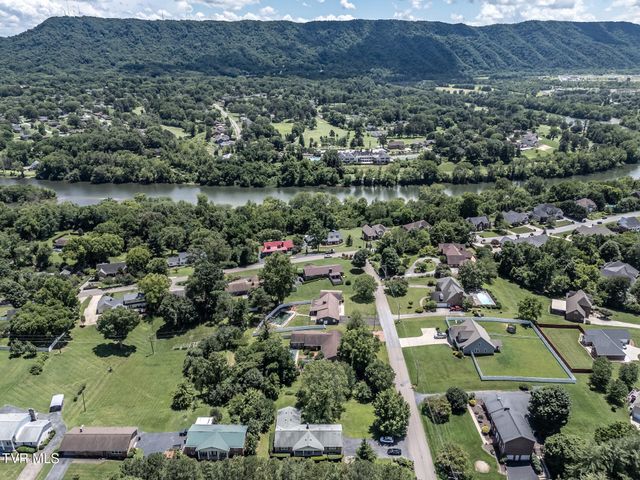 2449 Jennings Drive, Kingsport, TN 37660