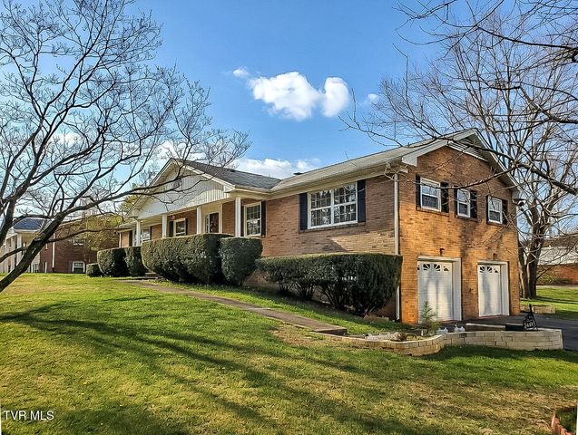 2449 Jennings Drive, Kingsport, TN 37660