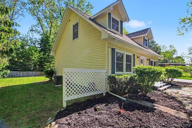 5070 W Harvard Avenue, Clarkston, MI 48348