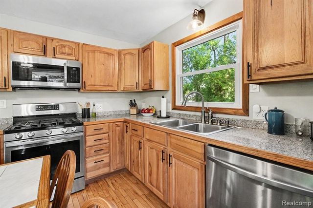 5070 W Harvard Avenue, Clarkston, MI 48348