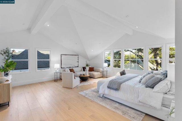 524 Oak Grove Ave., Burlingame, CA 94010