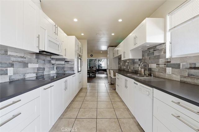 6732 Wooster Avenue, Los Angeles, CA 90056