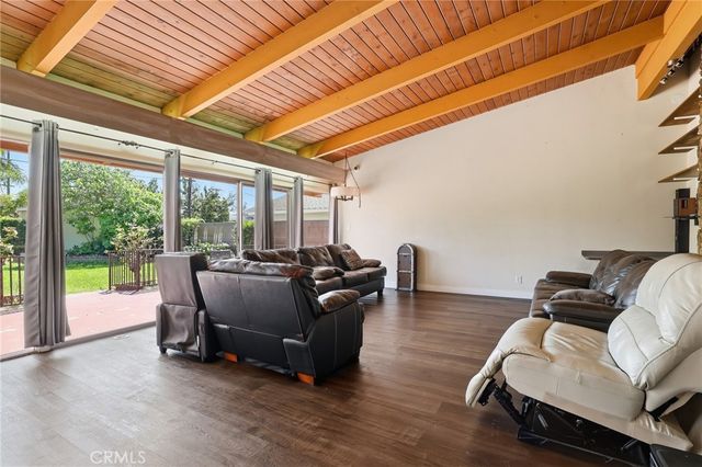 6732 Wooster Avenue, Los Angeles, CA 90056