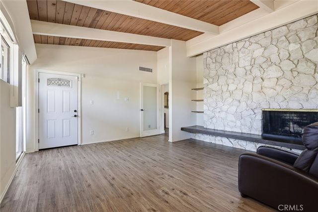 6732 Wooster Avenue, Los Angeles, CA 90056