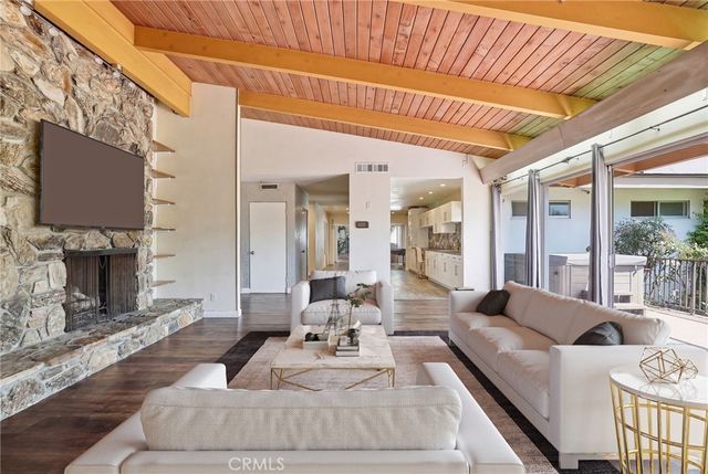 6732 Wooster Avenue, Los Angeles, CA 90056