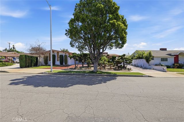 6732 Wooster Avenue, Los Angeles, CA 90056