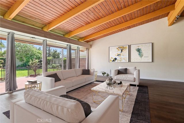 6732 Wooster Avenue, Los Angeles, CA 90056