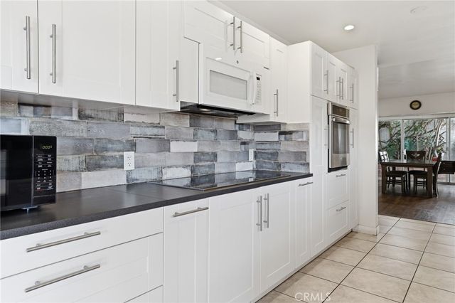 6732 Wooster Avenue, Los Angeles, CA 90056