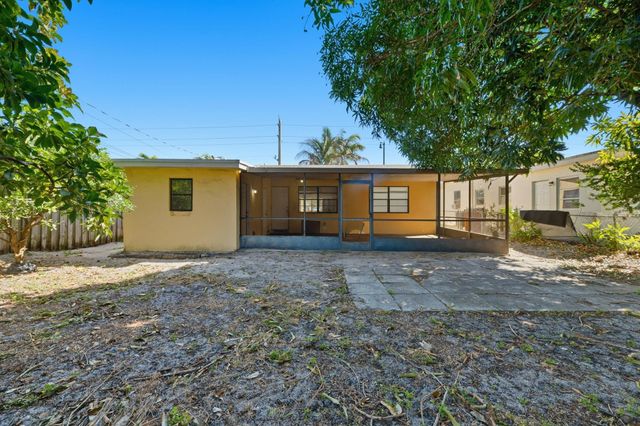 3761 NE 15th Avenue, Pompano Beach, FL 33064