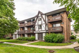 1004 Centurion Lane 4, Vernon Hills, IL 60061