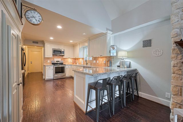 152 Snug Harbor Drive, Conroe, TX 77356