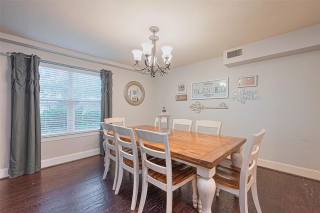 152 Snug Harbor Drive, Conroe, TX 77356