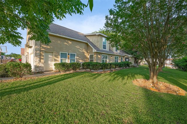 152 Snug Harbor Drive, Conroe, TX 77356