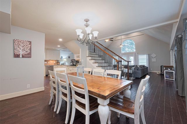 152 Snug Harbor Drive, Conroe, TX 77356