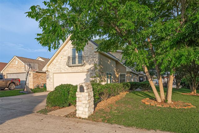 152 Snug Harbor Drive, Conroe, TX 77356