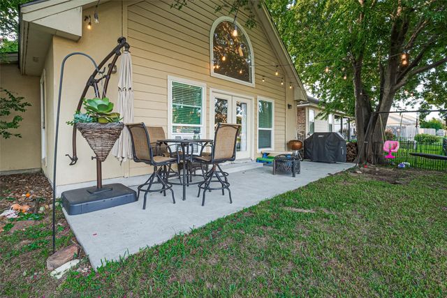 152 Snug Harbor Drive, Conroe, TX 77356