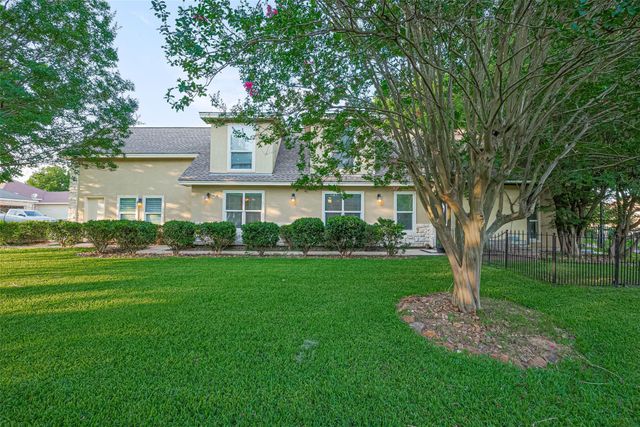 152 Snug Harbor Drive, Conroe, TX 77356