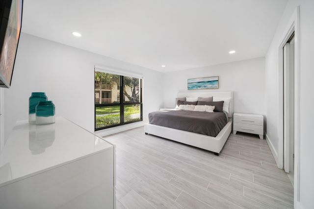 505 Brackenwood Place, Palm Beach Gardens, FL 33418