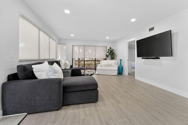 505 Brackenwood Place, Palm Beach Gardens, FL 33418